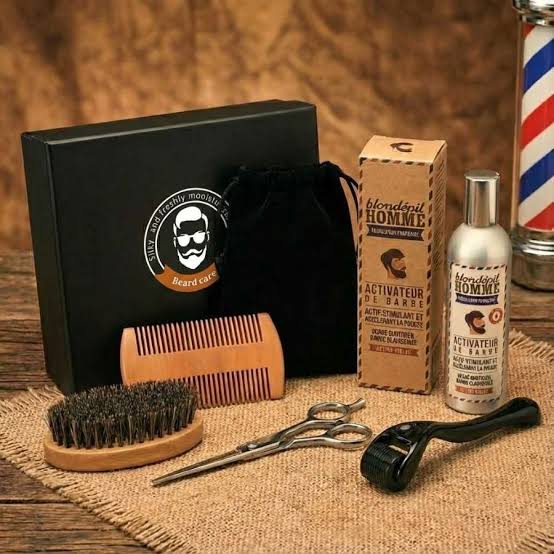 Kit d'entretien barbe — Peigne, ciseaux & brosse